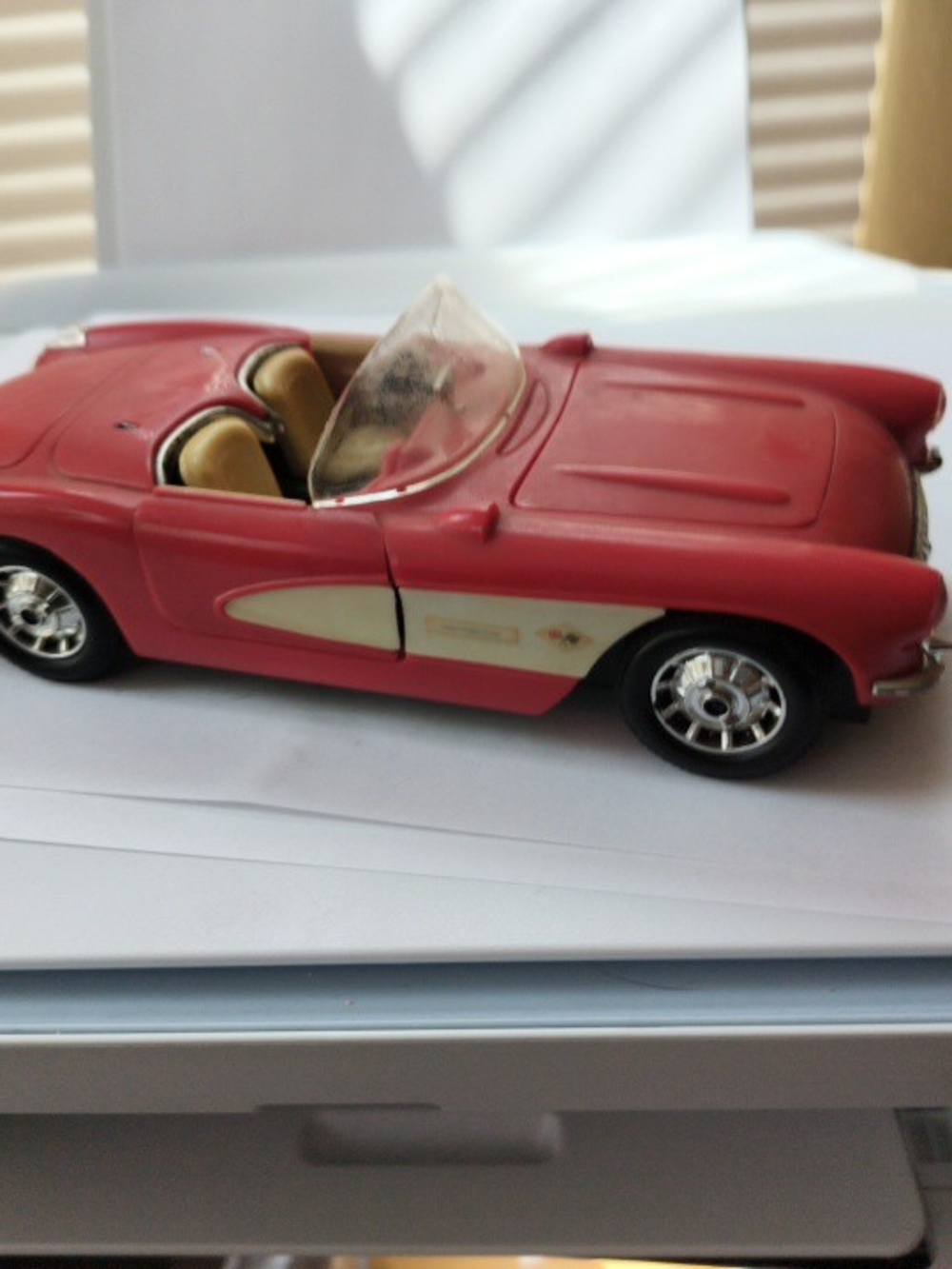 Am/FMRadio  Red Convertible Toy Car  Classic Sports Car Design 1/24